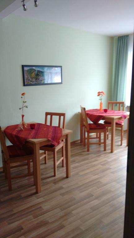 Gaestehaus Kiesgen-Mendgen Bernkastel-Kues Esterno foto